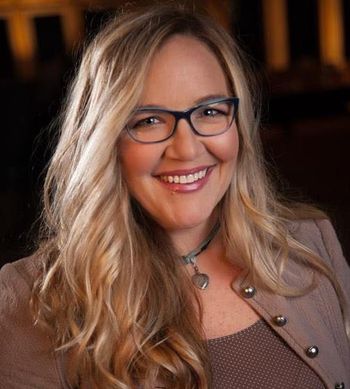 Robyn Collins
