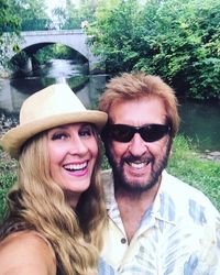 Gia Warner and Bobby Lewis Acoustic/Electric Duo