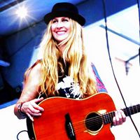 Gia Warner Acoustic Solo