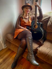 Gia Warner Solo Acoustic