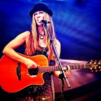 Gia Warner Solo Acoustic
