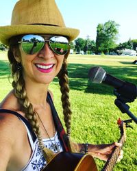 Gia Warner Solo Acoustic