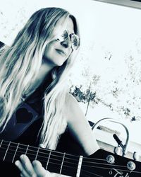 Gia Warner Solo Acoustic at Georges Senate