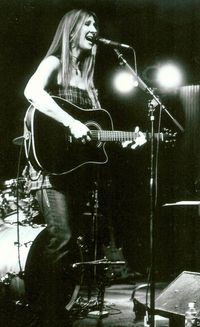 Gia Warner Acoustic Solo