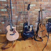 Livio’s Acoustic Rock Show @ View Street Tavern 