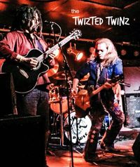Twizted Twinz @ Kaptain Jimmy's