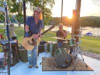 Two Free Spirits @ The Atlas Pub