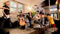 Swindles live at Beethoven Maennerchor