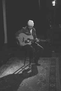 Amos J at the Chateau