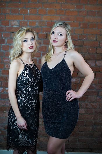 Classic singer duo
