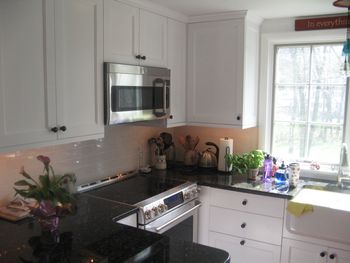 Maple kitchen in white 1
