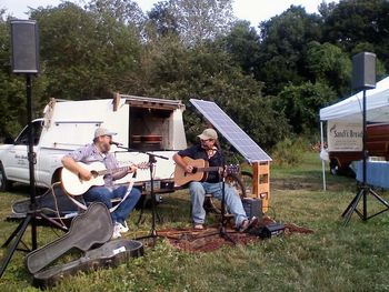 Chris with Al Bien at Anselma Farmers Market ......completely Solar Powered
