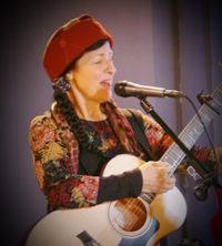Cooie Sings at The Shelburne Farmers Market
