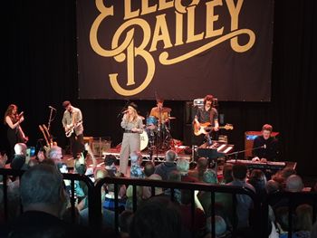 Elles Bailey
