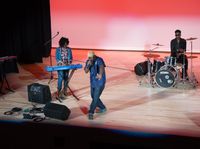 Steph Simon & The Rowlands 