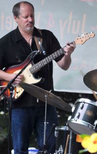 Wayne Eagles, solo