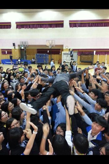Crowd Surfing in Seoul, South Korea w/ Dangerflow
