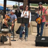 ‘International’ ELLEN LIVESAY with her Band MESA @ BLACK MESA WINERY!