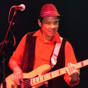 Darrell Cabalas - Bass & Vocals
