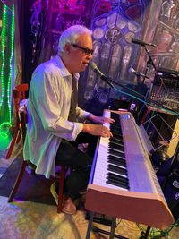 Singer/Songwriter/Pianist * Arthur Cruz 