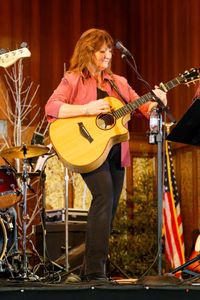 Laurie and the Lefties @ the Island Resort and Casino