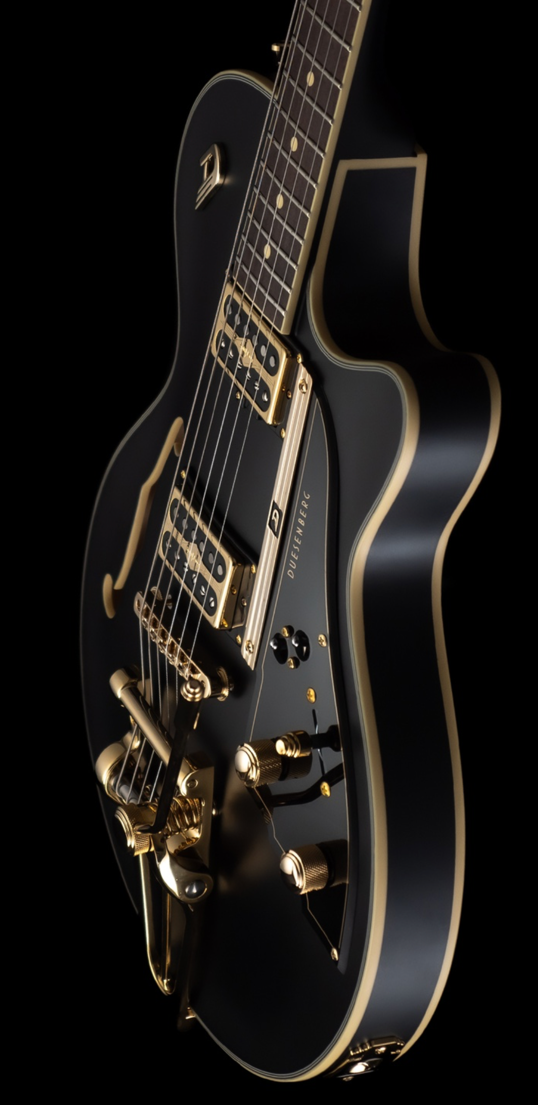 Duesenberg DTV-BKV (Satin Black/ Split King PU ) Black Velvet Gold Hardware (am LAGER)