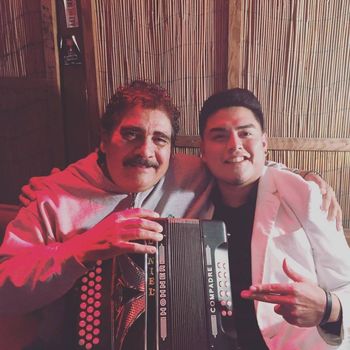 Nuestro Acordeonista con Celso Piña
