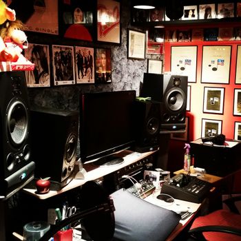 KNM Studios
