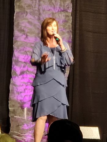 Tammy Singing

