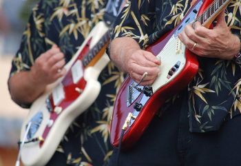In sync rhythm and lead guitars!

