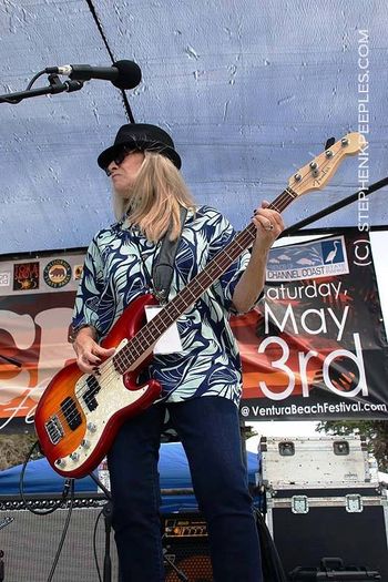 Ladies and gentleman, Gene Berryhill - Bass
