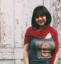 Carla opens for Tish Hinojosa