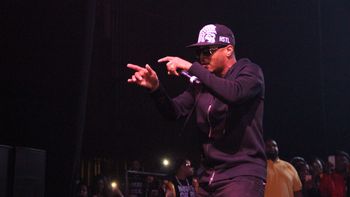 TI
