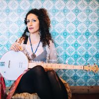 Lydia Violet & The Bones feat. Arielle Jacobs