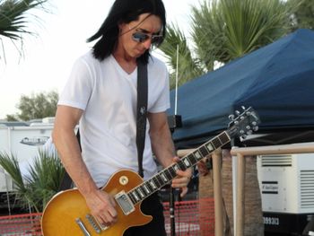Brent Woods-Guitarist
