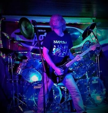 Mike in the Groove
