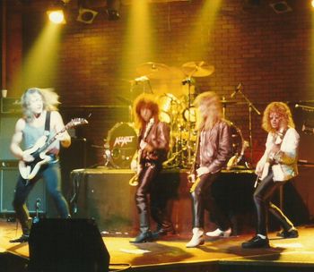 Assault-Troubadour
