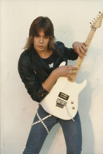 Promo-Michael Curry
