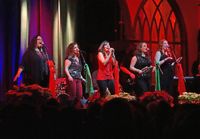 Divas with a Twist
