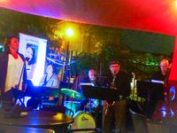 Ivy Restaurant- On The Patio!