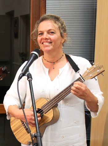 Barbs busting out on the ukulele
