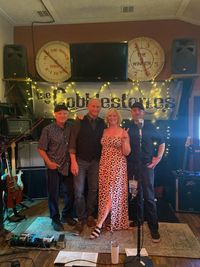 The Cobblestones Band Perform