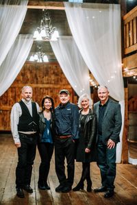 The Cobblestones Band Perform