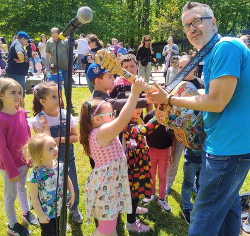 Music With Patrick performing in Willowbrook Park on Staten island