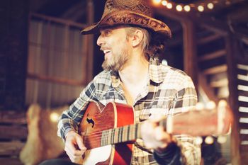 Grady Hoss (behind the scenes of the music video shoot for "These lonely Nights (Ain't Makin' It Easy)
