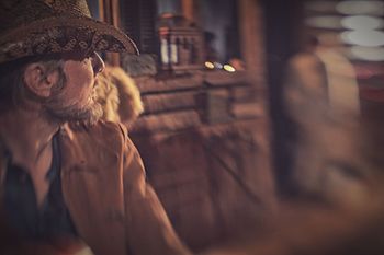 Grady Hoss (behind the scenes of the music video shoot for "These lonely Nights (Ain't Makin' It Easy)
