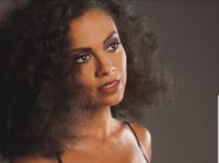 Amel Larrieux