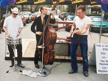 The Ronnie Hayward Trio in 2002 with Kevin Herring on guitar
