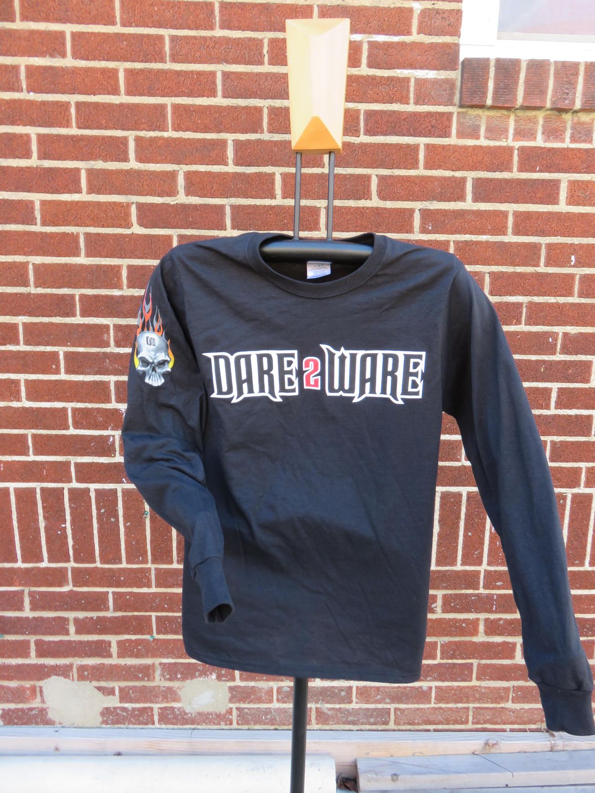 LONG SLEEVE w/ SKULL - BLACK (PLUS)