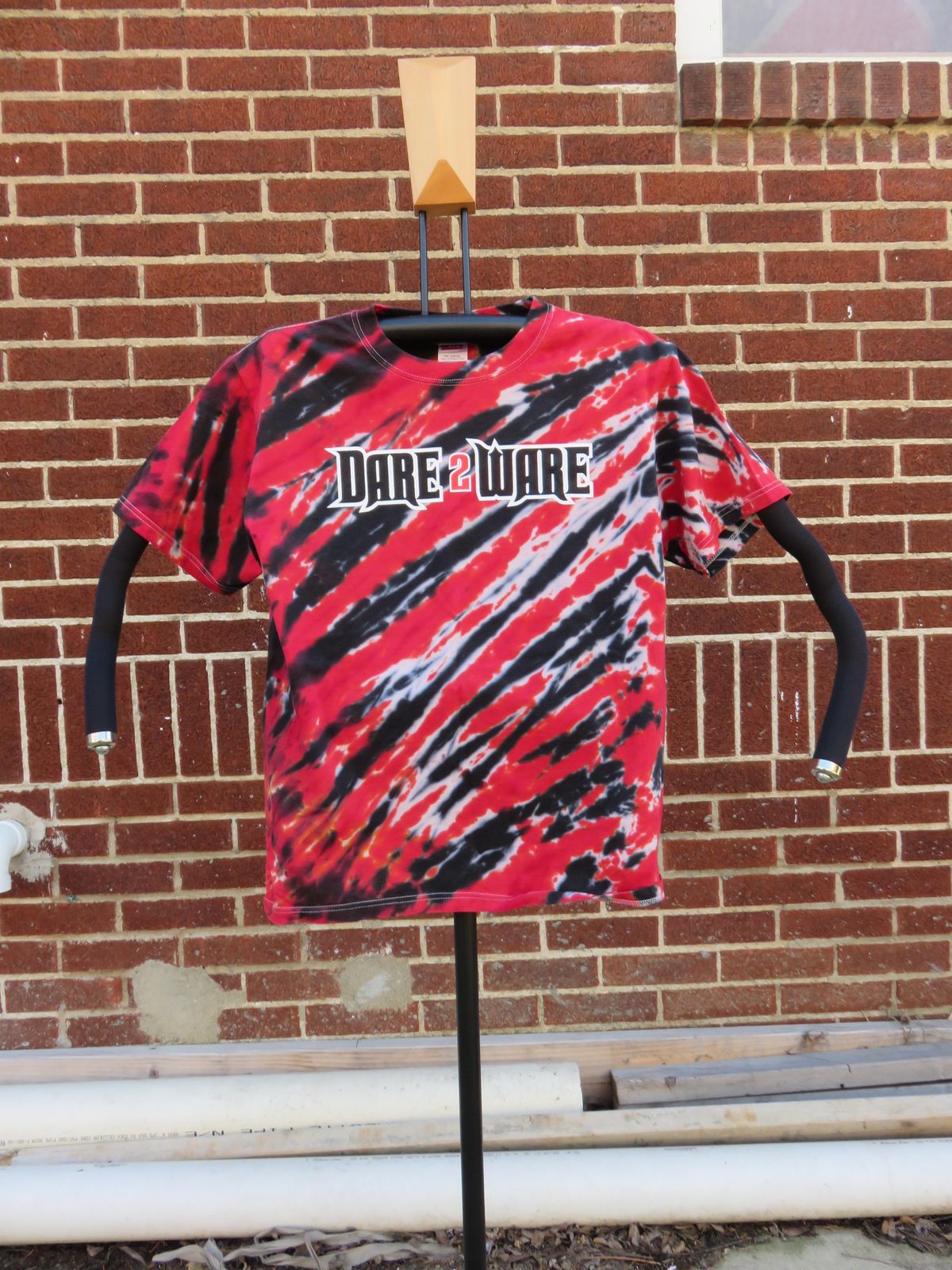 TYE DYE - RED WHITE BLACK (PLUS)